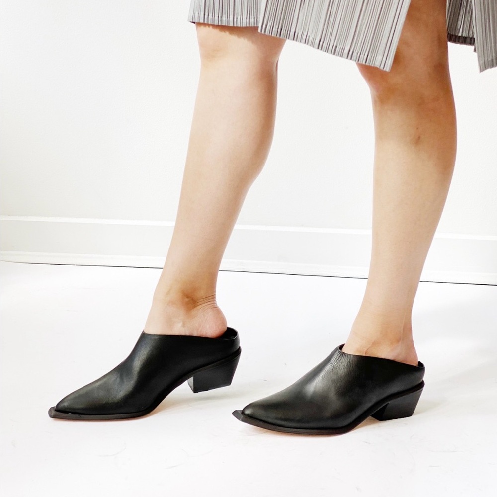 Wal & Pai Mirage Black Leather Western square toe Mule women’s Sz 39/8.5-9